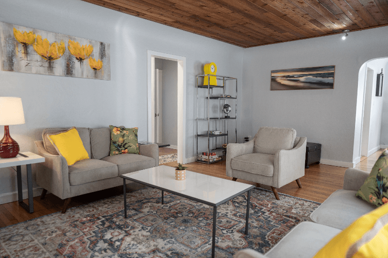 NORTH HOLLYWOOD House: 11247 HUSTON ST