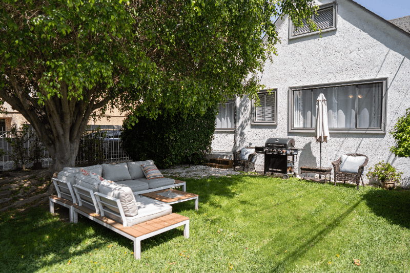 NORTH HOLLYWOOD House: 11247 HUSTON ST