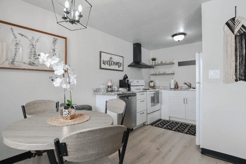 Green Bay Apartment: 1856 Verlin Rd