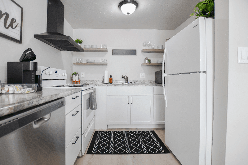 Green Bay Apartment: 1856 Verlin Rd