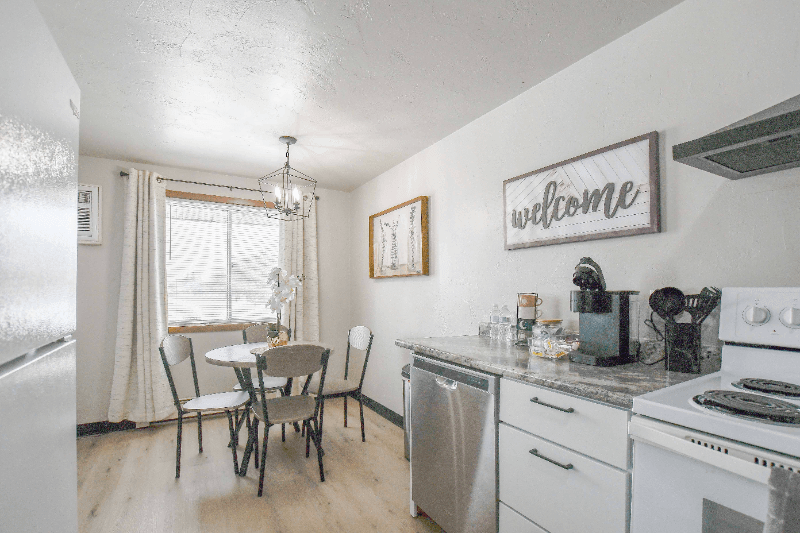 Green Bay Apartment: 1856 Verlin Rd