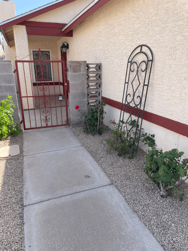 Henderson House: 562 Liverpool Avenue