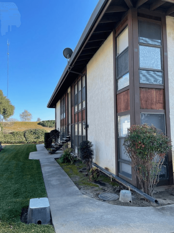 WALNUT GROVE House: 14121 Grand Avenue