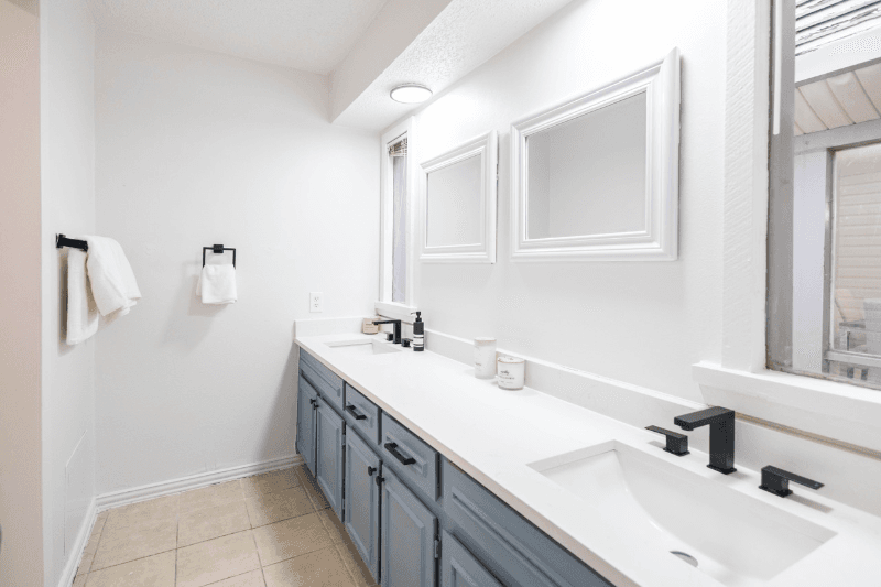 Rowlett House: 6710 La Costa Dr