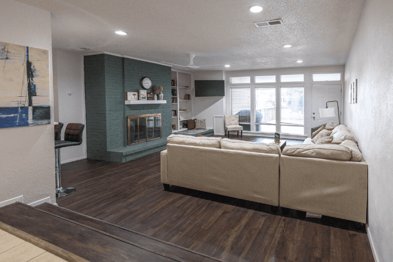 Rowlett House: 6710 La Costa Dr
