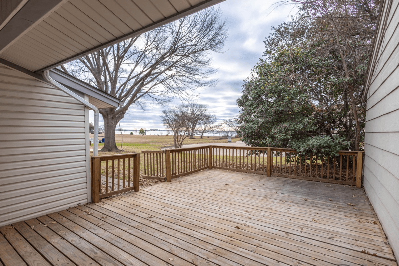 Rowlett House: 6710 La Costa Dr