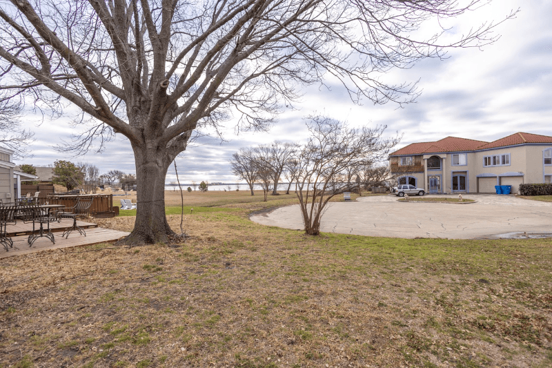Rowlett House: 6710 La Costa Dr