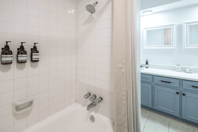 Rowlett House: 6710 La Costa Dr