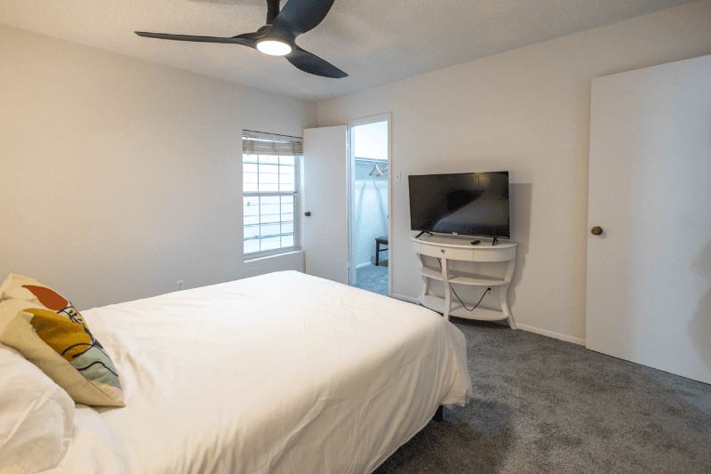 Rowlett House: 6710 La Costa Dr