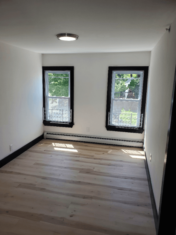 Dover Apartment: 20 Pierce St