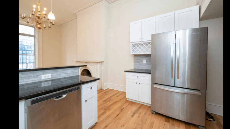 Baltimore Apartment: 32 E Preston St