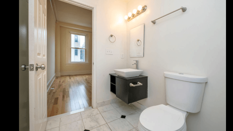 Baltimore Apartment: 32 E Preston St