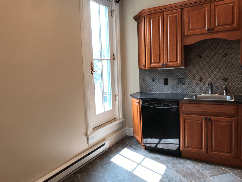 Saratoga Springs House: 156 Circular Street