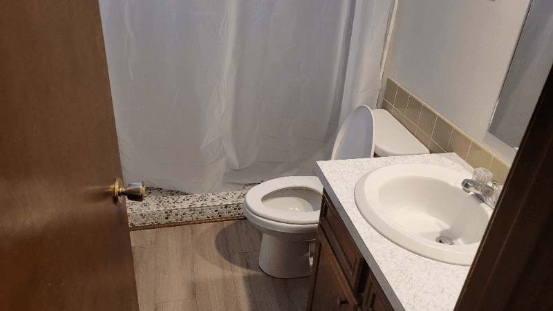 Urbandale Apartment: 8806 Carole Cir, Urbandale IA