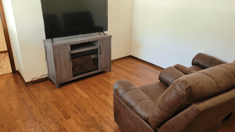 Urbandale Apartment: 8806 Carole Cir, Urbandale IA