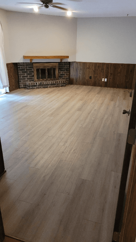 Urbandale Apartment: 8806 Carole Cir, Urbandale IA
