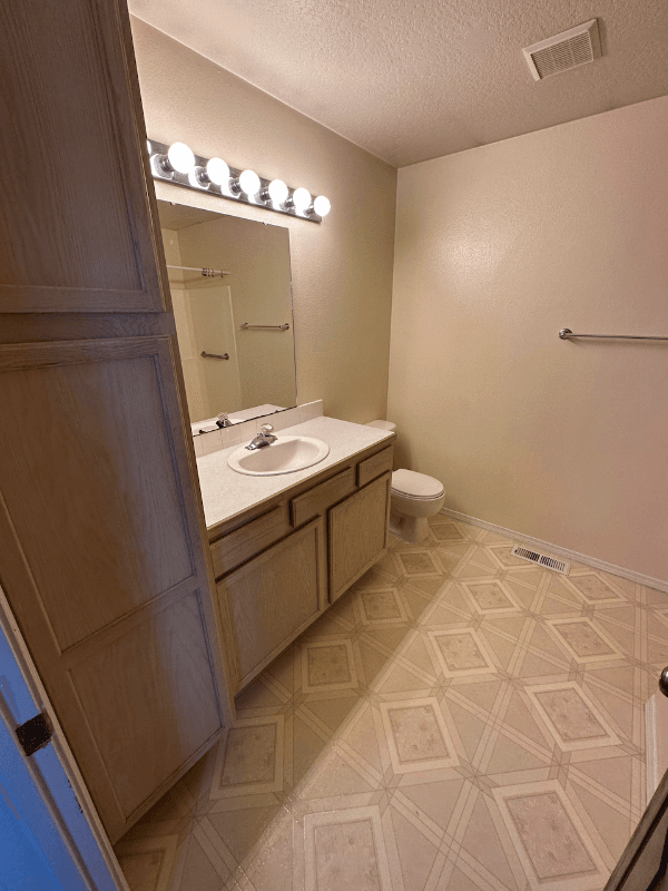 Mountain Home House: 1665 Peregrine Dr