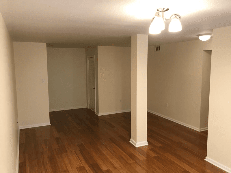 Arlington Apartment: 1400 12th St N