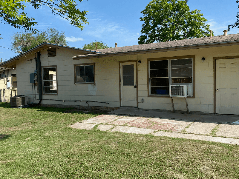 San Antonio House: 647 Karen