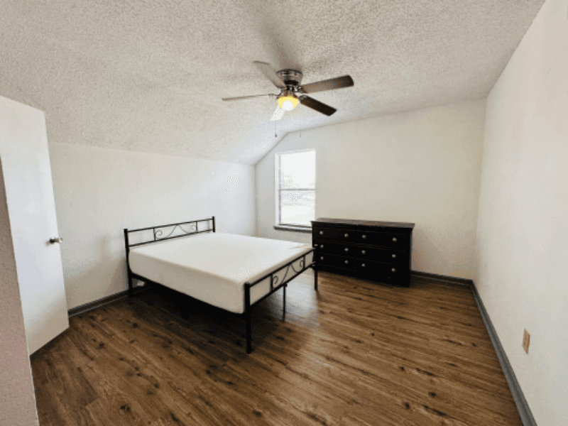 Lawton House: 4834 SE Brown St