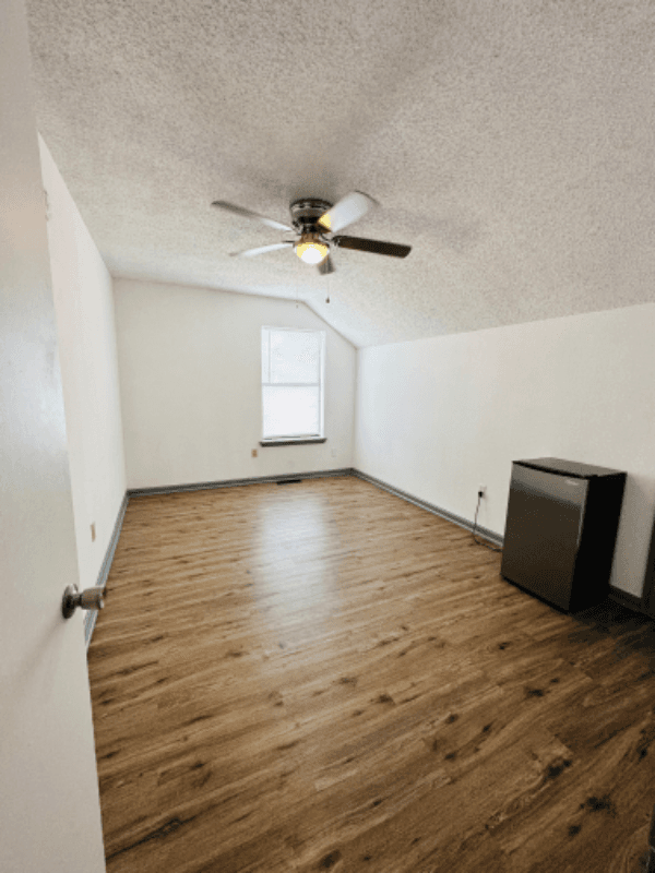 Lawton House: 4834 SE Brown St