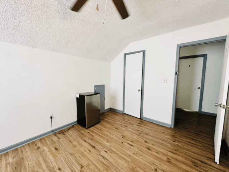 Lawton House: 4834 SE Brown St