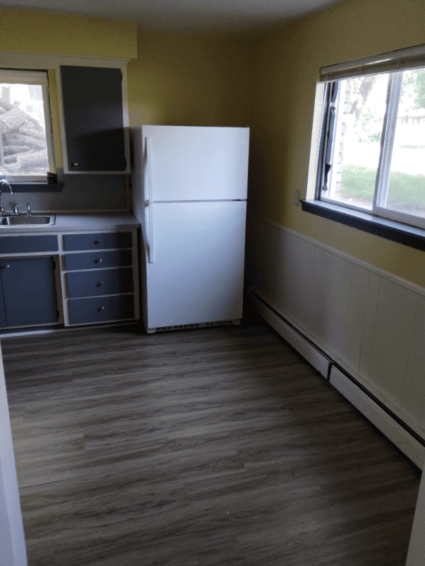 Braham Apartment: 320 4th ST SE
