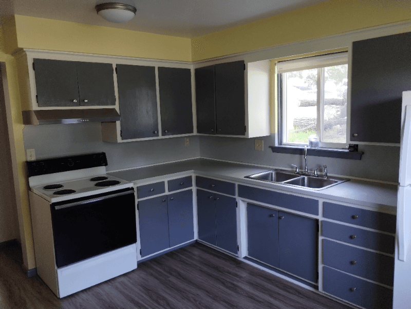 Braham Apartment: 320 4th ST SE