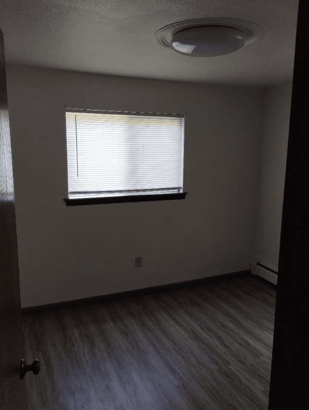 Braham Apartment: 320 4th ST SE
