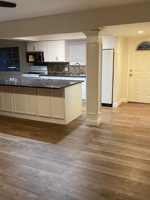 fair Oaks House: 8814 Mohawk way