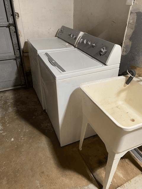 fair Oaks House: 8814 Mohawk way