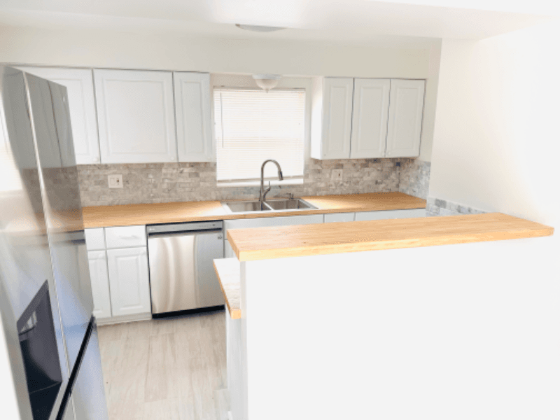 Jacksonville House: 1057 Knoll Cove