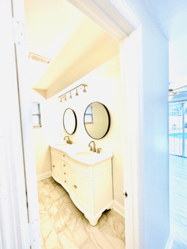 Jacksonville House: 1057 Knoll Cove