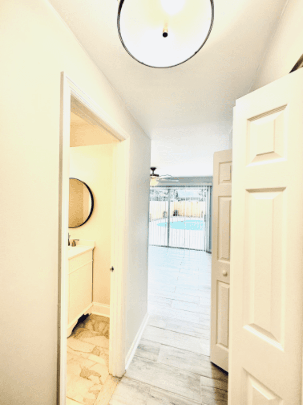 Jacksonville House: 1057 Knoll Cove