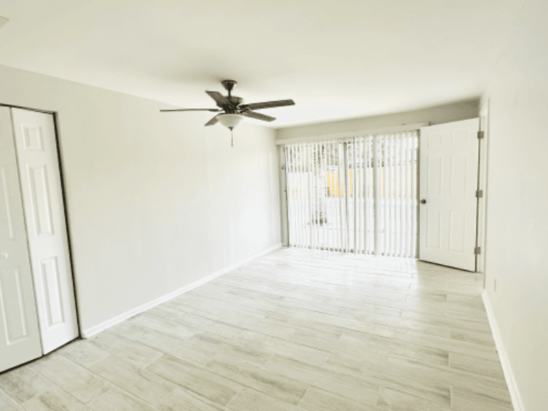 Jacksonville House: 1057 Knoll Cove