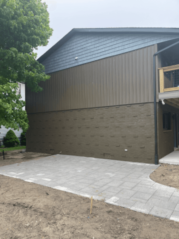 Saint Joseph Apartment: 1117 Nile’s ave