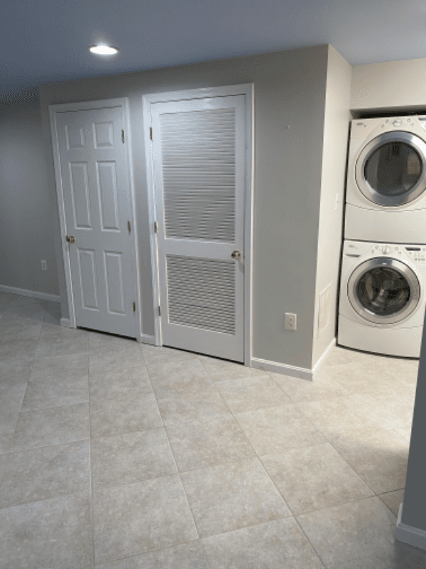 Sterling Apartment: 45554 Grand Central Square