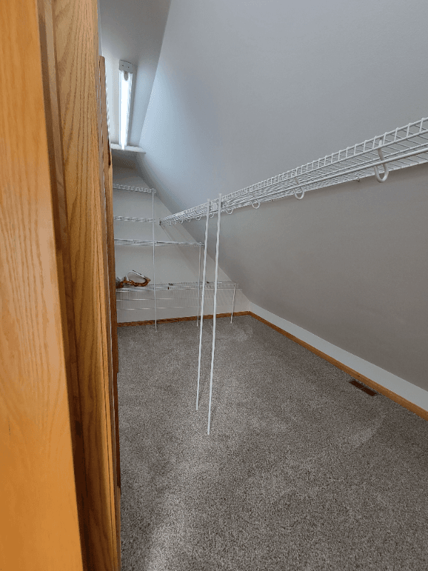 Erie Apartment: 955 w 10th st 2nd fl
