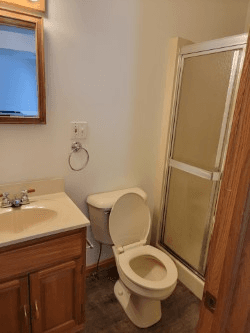 Erie Apartment: 955 w 10th st 2nd fl