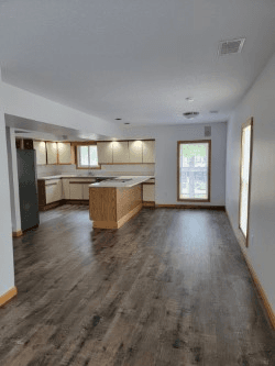 Erie Apartment: 955 w 10th st 2nd fl