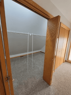 Erie Apartment: 955 w 10th st 2nd fl