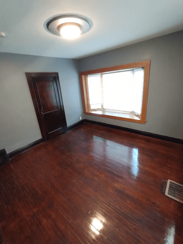 Minneapolis Apartment: 2643 12th Avenue S