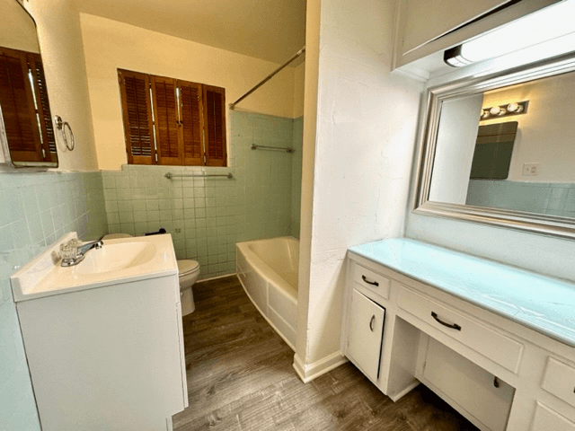 Waco House: 1400 Royal Oaks