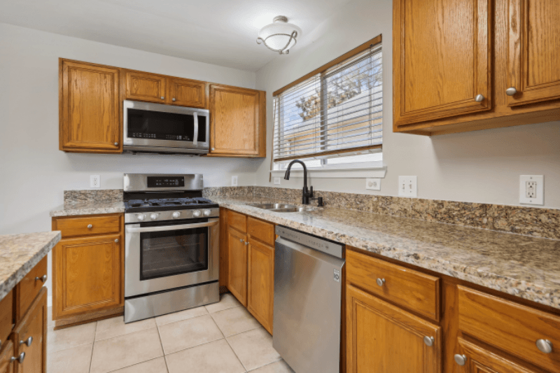 Katy House: 6103 Elton Knolls Street