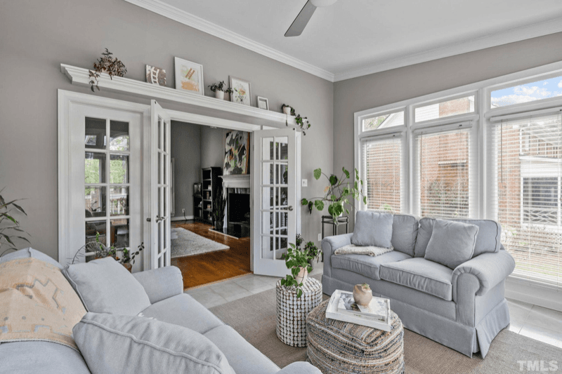 Raleigh House: 8845 Wildwood Links