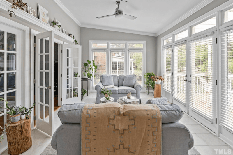 Raleigh House: 8845 Wildwood Links