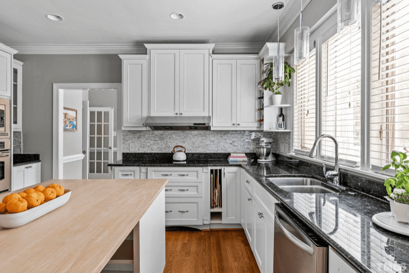 Raleigh House: 8845 Wildwood Links