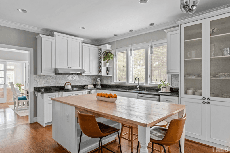 Raleigh House: 8845 Wildwood Links