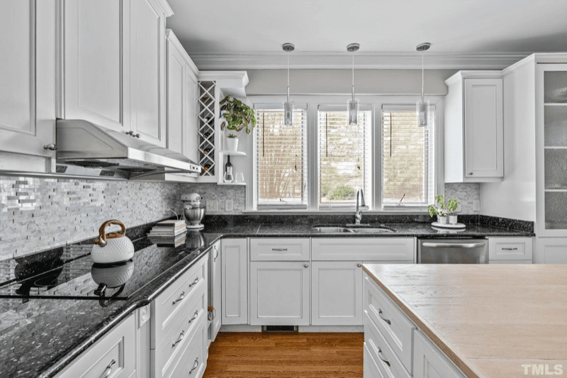 Raleigh House: 8845 Wildwood Links