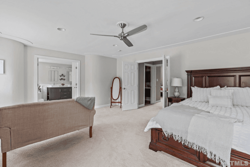 Raleigh House: 8845 Wildwood Links